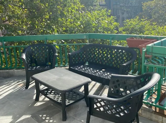 With Lovely Terrace & Free Street Parking * プロヴディフ