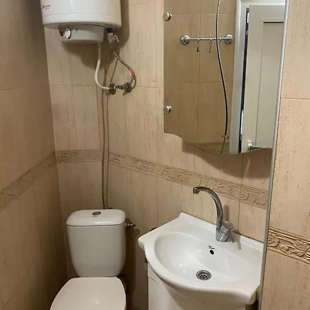 With Lovely Terrace & Free Street Parking شقة *