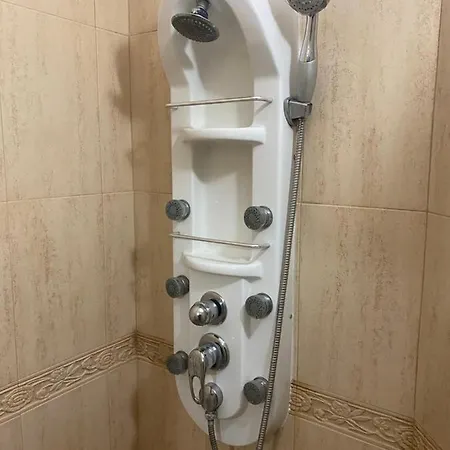 Apartment Central Studio With Lovely Terrace & Free Street Parking *