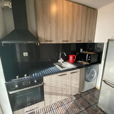 Central Studio With Lovely Terrace & Free Street Parking Apartment