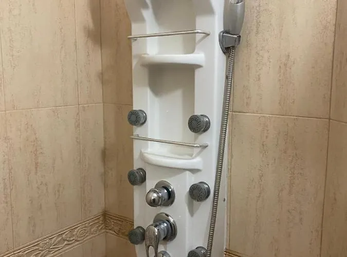 Apartment With Lovely Terrace & Free Street Parking *